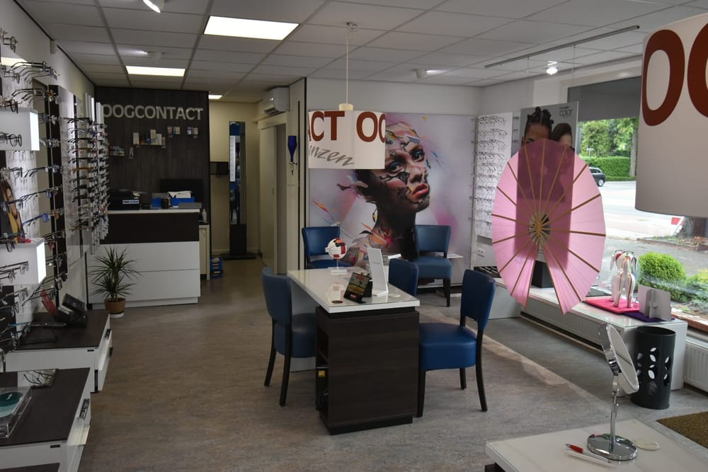 Het interieur van de winkel van Oogcontact in Epe